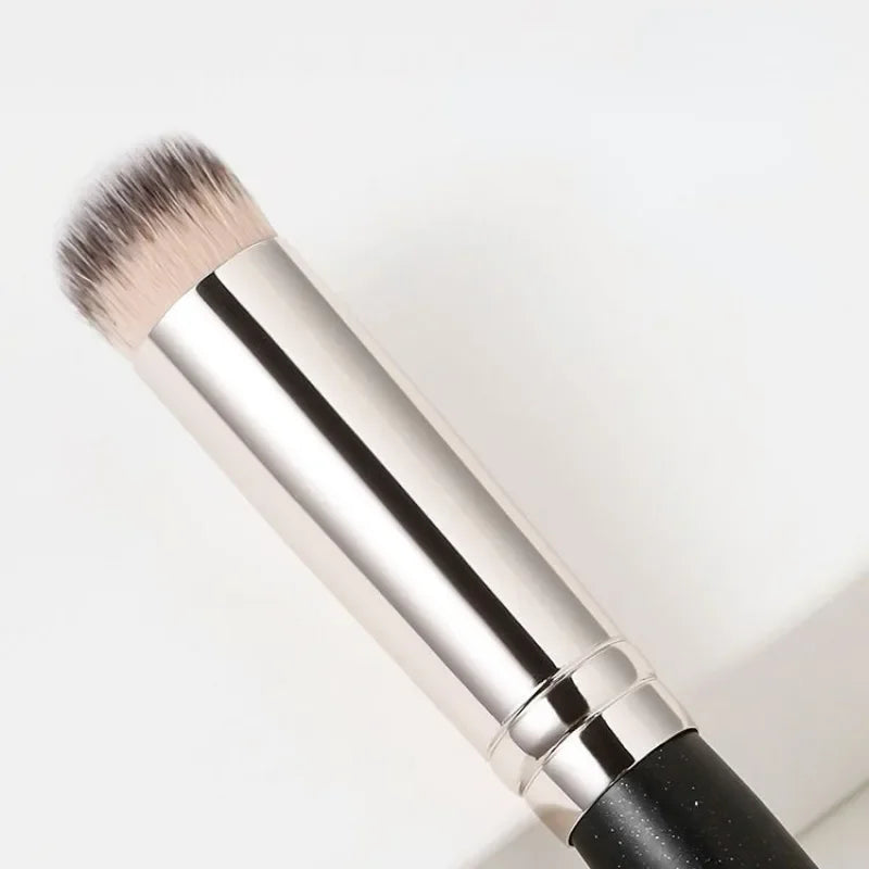 Flawless Foundation and Concealer Brush