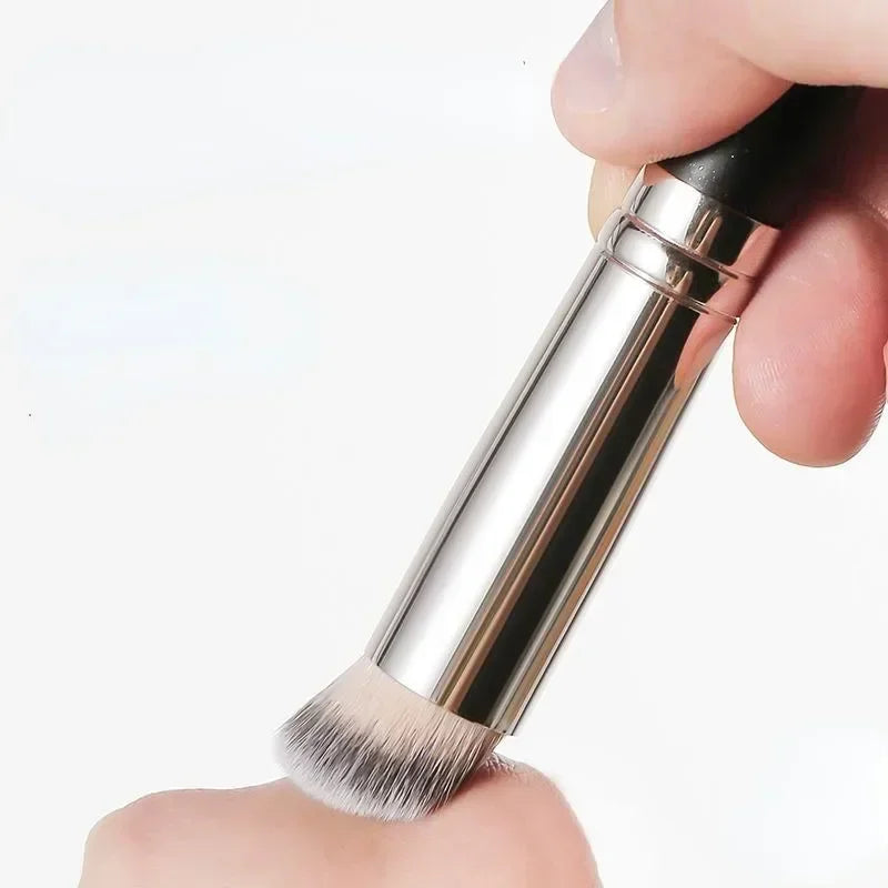 Flawless Foundation and Concealer Brush