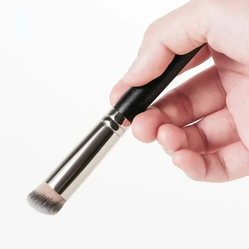 Flawless Foundation and Concealer Brush