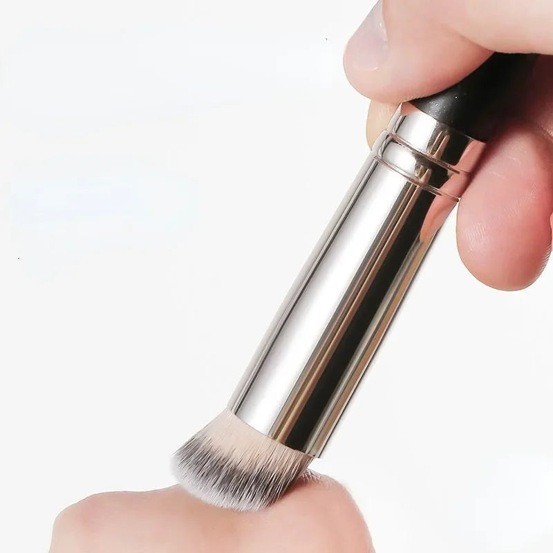 Flawless Foundation and Concealer Brush